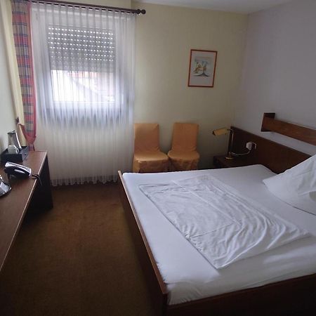 Hotel Loewen-Seckenheim Mannheim Extérieur photo