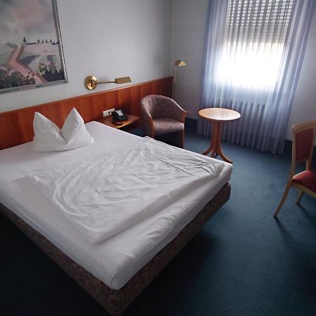 Hotel Loewen-Seckenheim Mannheim Extérieur photo
